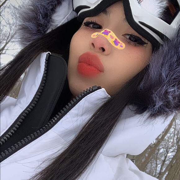 Meet your Posher, Katherine - Picture 2 of 3